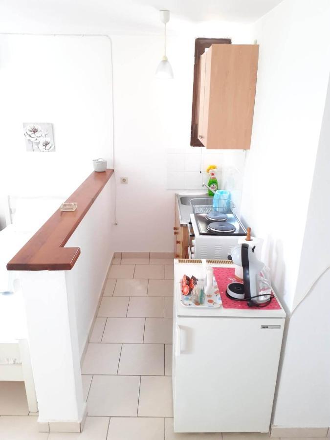 Daphnes Apartments Ratzaklíon エクステリア 写真