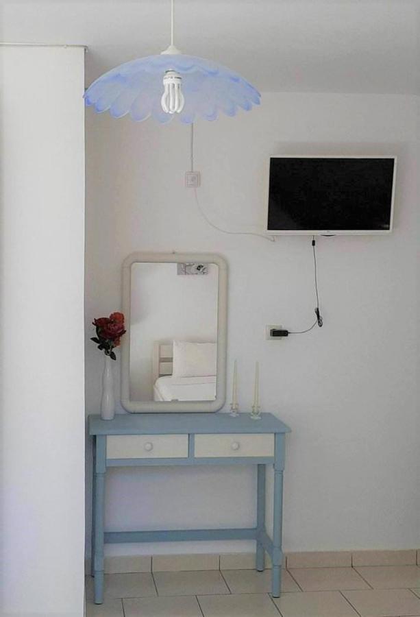 Daphnes Apartments Ratzaklíon エクステリア 写真